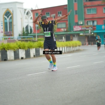 Runner Photo 8819645