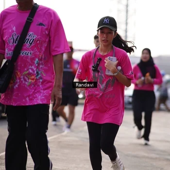Runner Photo 8820000