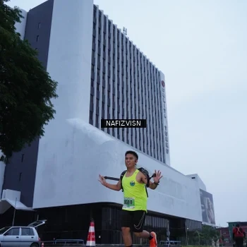 Runner Photo 8820004