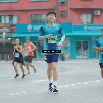 Runner Photo 8820017