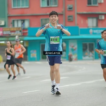 Runner Photo 8820021