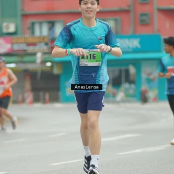 Runner Photo 8820074