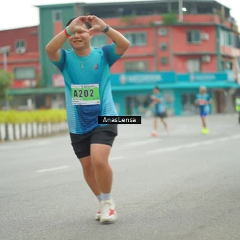 Runner Photo 8820234