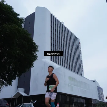 Runner Photo 8820800