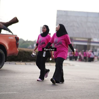 Runner Photo 8821100