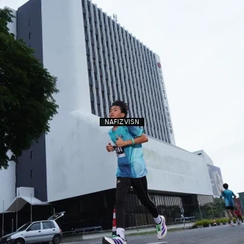 Runner Photo 8822009