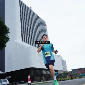 Runner Photo 8822010