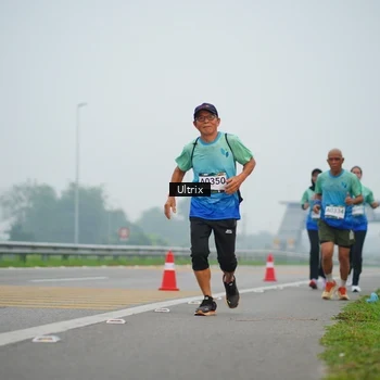 Runner Photo 8822111