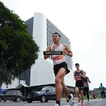 Runner Photo 8823110