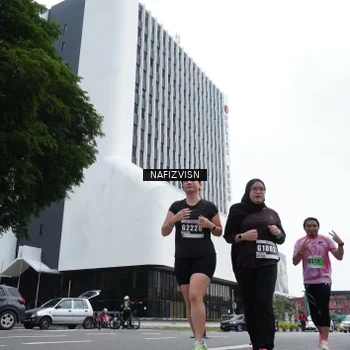 Runner Photo 8823341