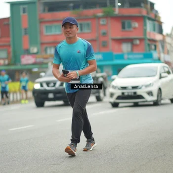 Runner Photo 8824051