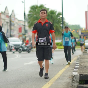 Runner Photo 8824059