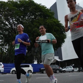 Runner Photo 8824396