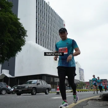 Runner Photo 8824501