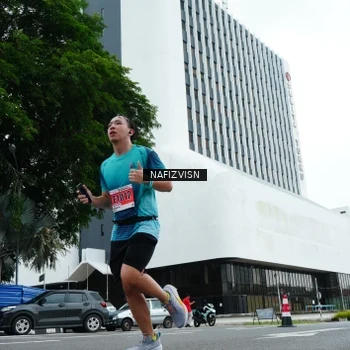 Runner Photo 8824740