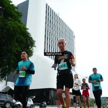 Runner Photo 8824952