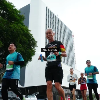 Runner Photo 8824956