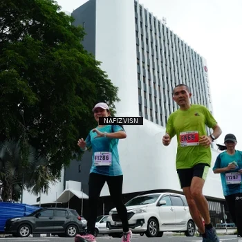 Runner Photo 8824998