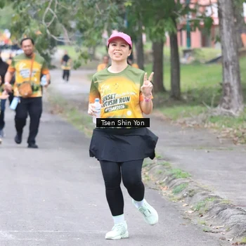 Runner Photo 8825002