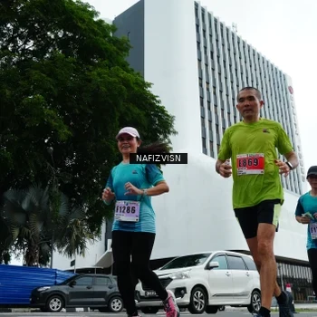 Runner Photo 8825004