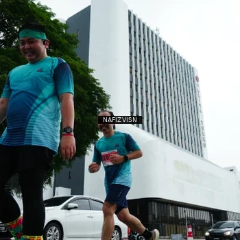 Runner Photo 8825022