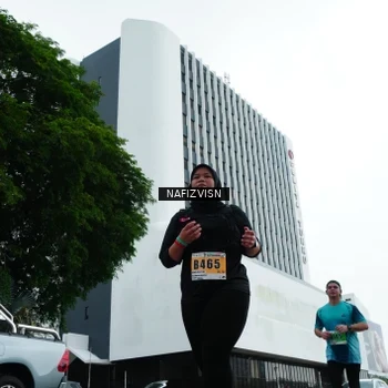 Runner Photo 8825067