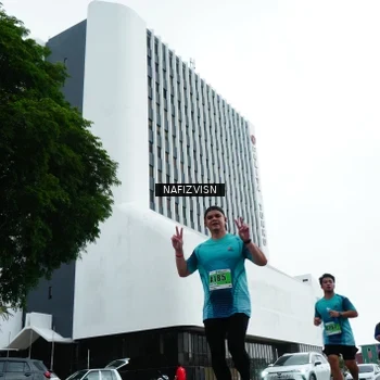 Runner Photo 8825075