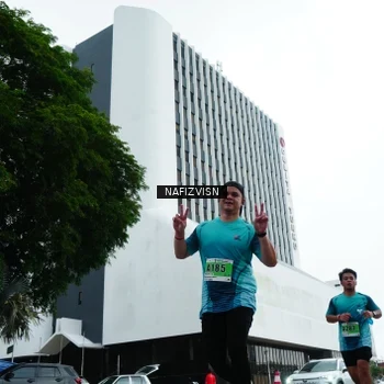 Runner Photo 8825090