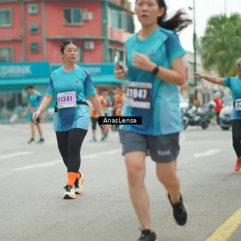 Runner Photo 8825100