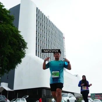 Runner Photo 8825115
