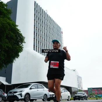 Runner Photo 8825177