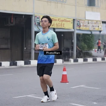 Runner Photo 8825216