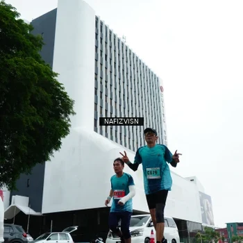 Runner Photo 8825250