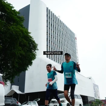 Runner Photo 8825261