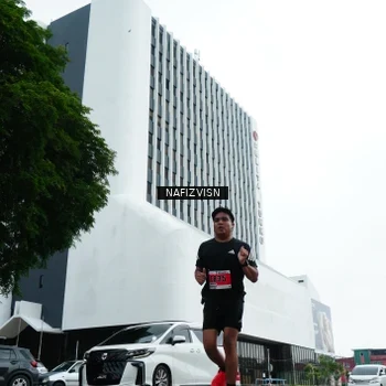 Runner Photo 8825285