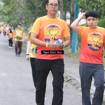 Runner Photo 8825291