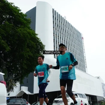 Runner Photo 8825295