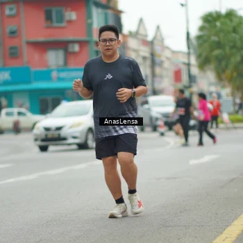 Runner Photo 8825736