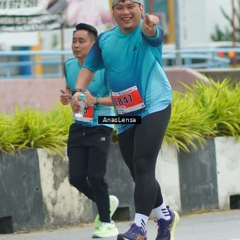 Runner Photo 8825954