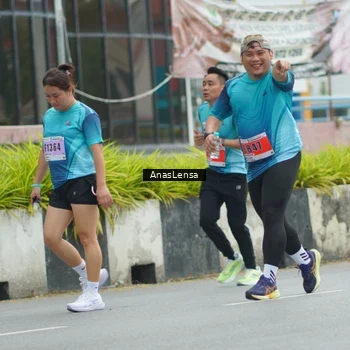 Runner Photo 8825990