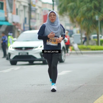 Runner Photo 8826283