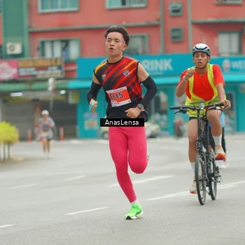Runner Photo 8826458