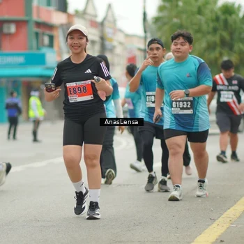 Runner Photo 8827753