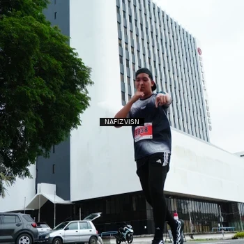 Runner Photo 8828191
