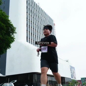 Runner Photo 8828235