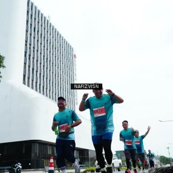 Runner Photo 8828400