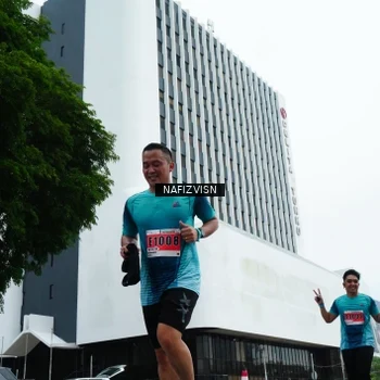 Runner Photo 8829000