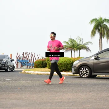 Runner Photo 8830004