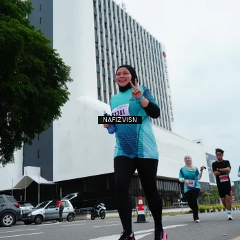 Runner Photo 8830040
