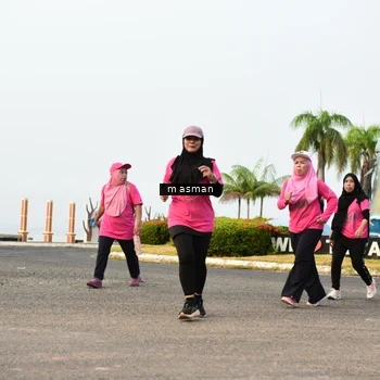 Runner Photo 8832024